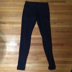 Black Lululemon mid rise legging
